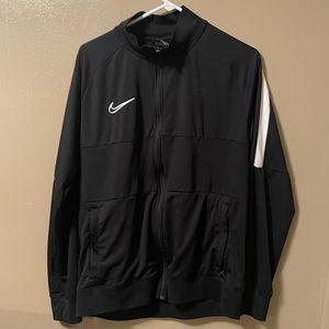 Men’s Nike zip up top